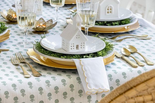 Lyla Floral Tablecloth in Sage Discount - Image 2
